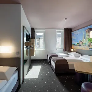** Otel Duesseldorf-mitte Almanya
